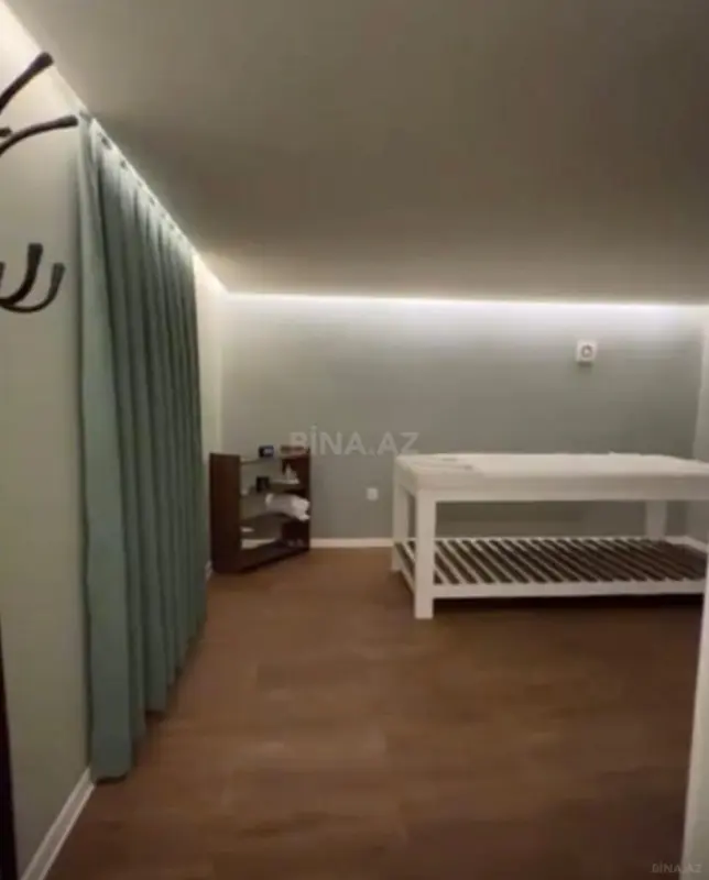 Satılır obyekt 205 m²
