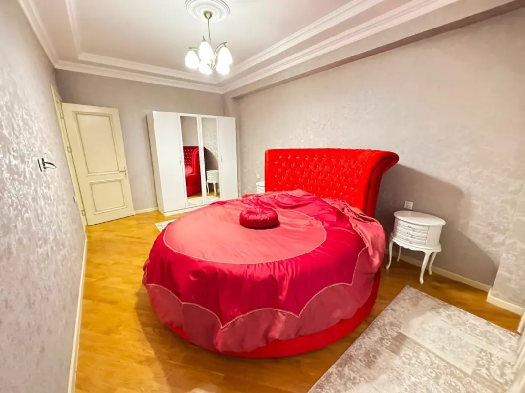 Kirayə verilir 2 otaqlı mənzil 100 m²