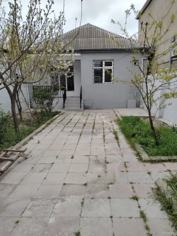 Satılır 3 otaqlı həyət evi 100 m²
