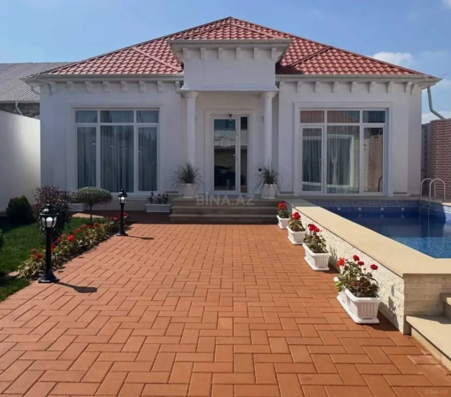 Satılır 5 otaqlı həyət evi 200 m²