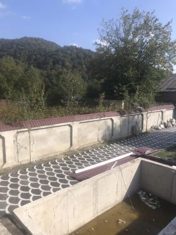 Satılır 6 otaqlı həyət evi 250 m²