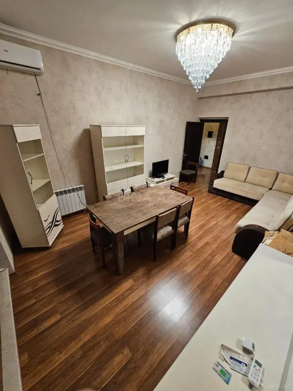 Kirayə verilir 2 otaqlı mənzil 52 m²