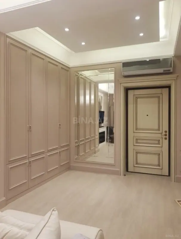 Kirayə verilir 2 otaqlı mənzil 75 m²