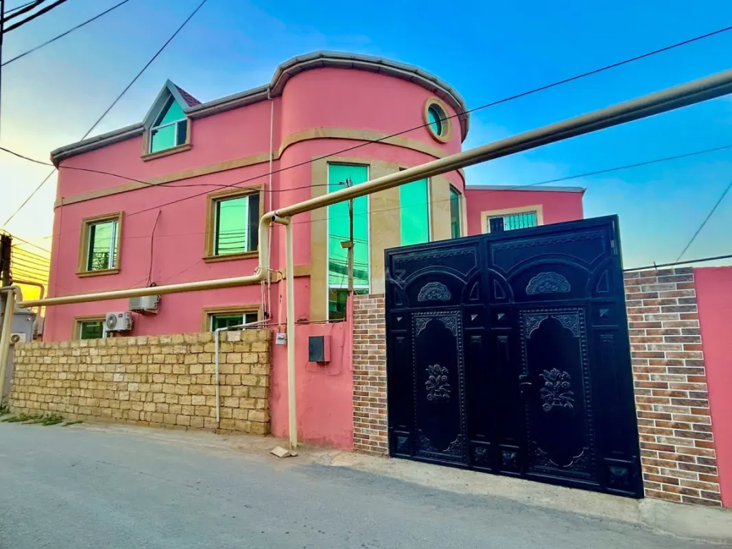 Satılır 7 otaqlı həyət evi 300 m²