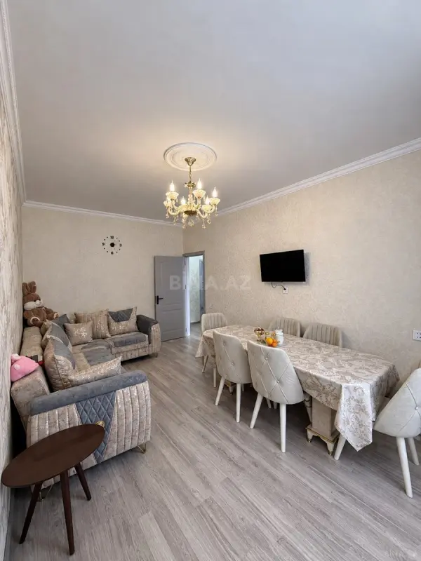 Satılır 4 otaqlı mənzil 112 m²