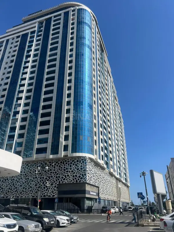 Satılır 3 otaqlı mənzil 210 m²