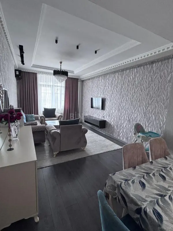 Satılır 2 otaqlı mənzil 79 m²