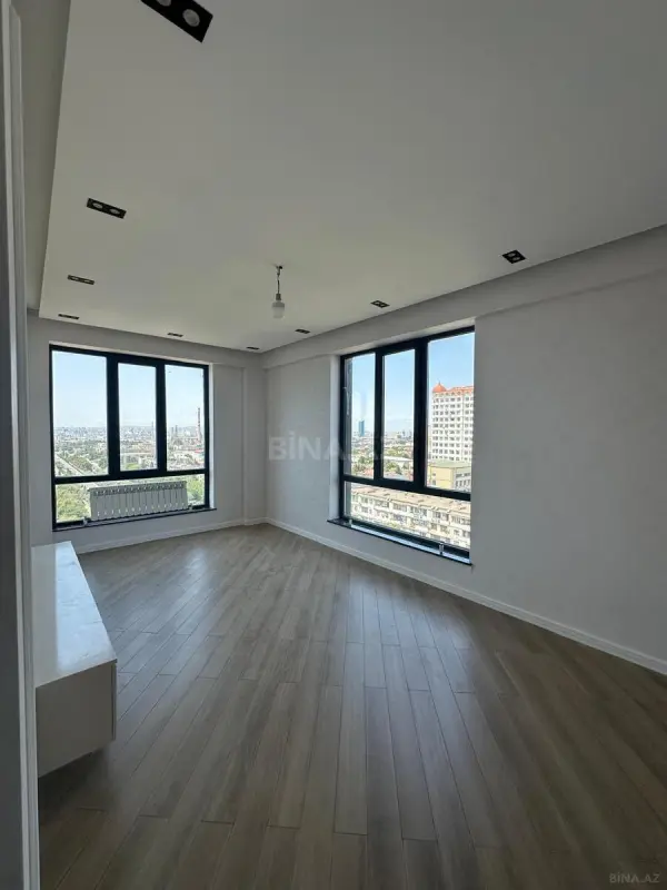 Satılır 3 otaqlı mənzil 93 m²