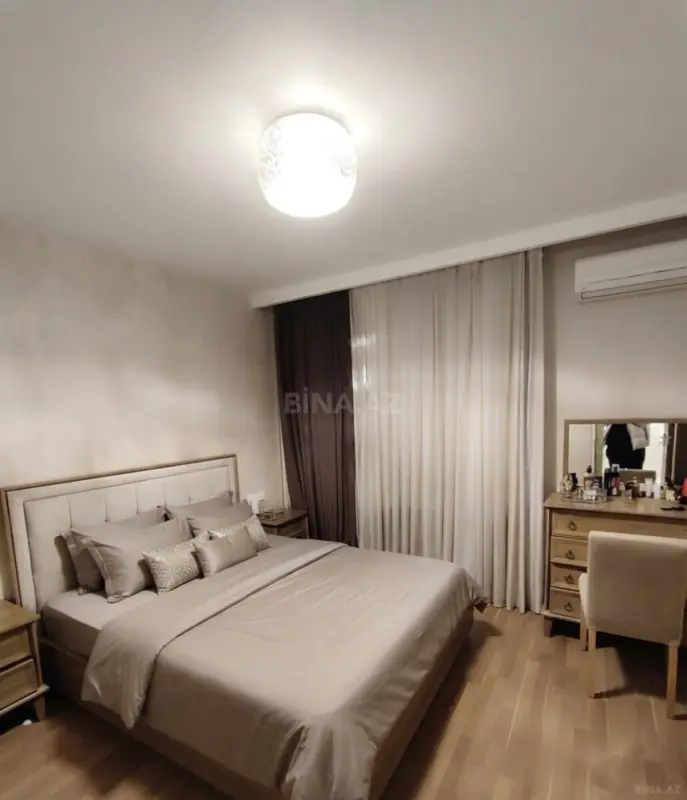 Kirayə verilir 2 otaqlı mənzil 80 m²
