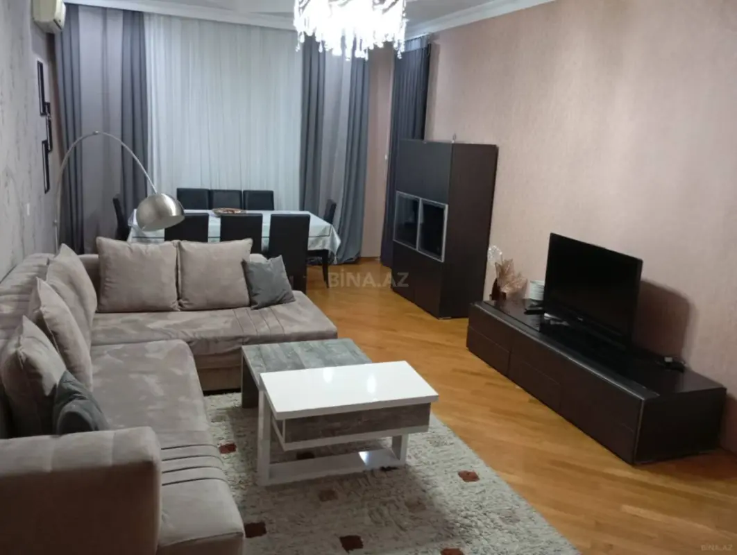 Kirayə verilir 3 otaqlı mənzil 162 m²