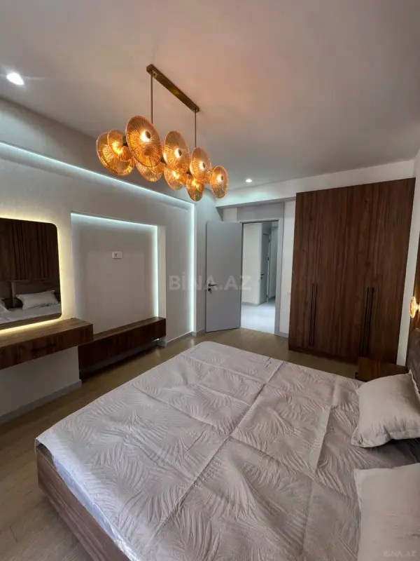 Satılır 3 otaqlı mənzil 110 m²