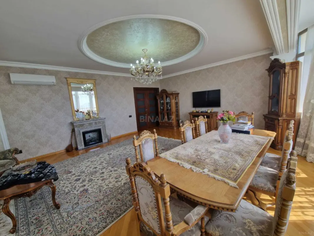 Satılır 4 otaqlı mənzil 160 m²