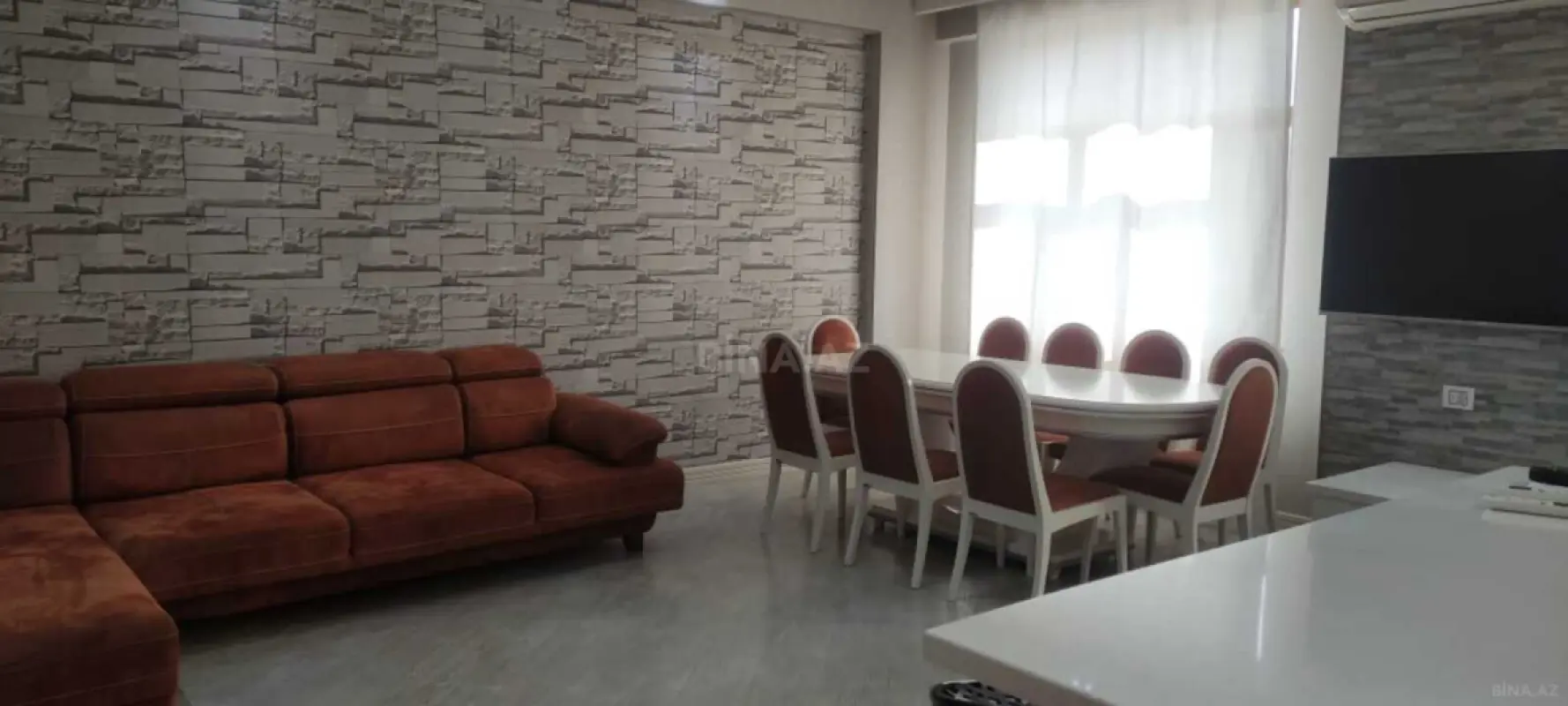 Kirayə verilir 4 otaqlı mənzil 115 m²