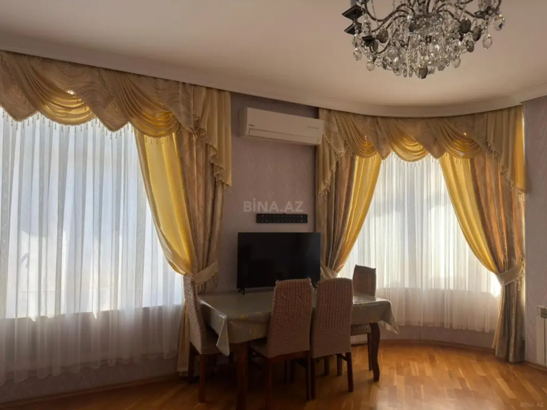 Kirayə verilir 2 otaqlı mənzil 90 m²