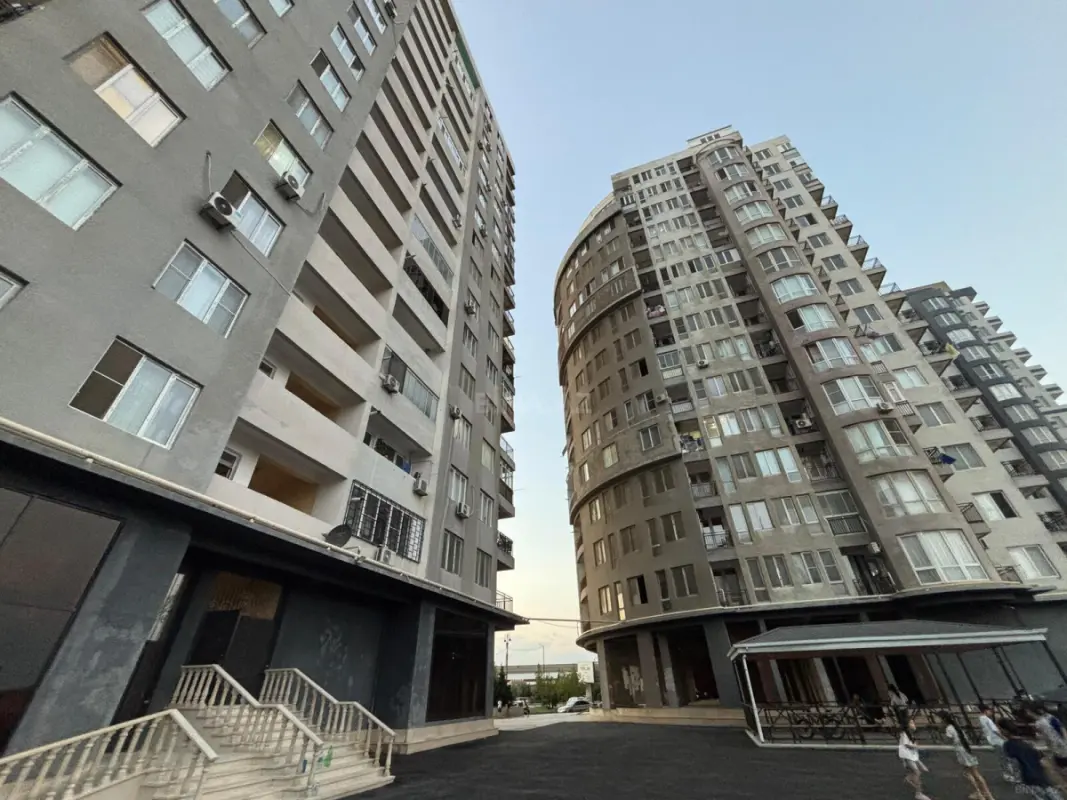 Satılır 2 otaqlı mənzil 53 m²