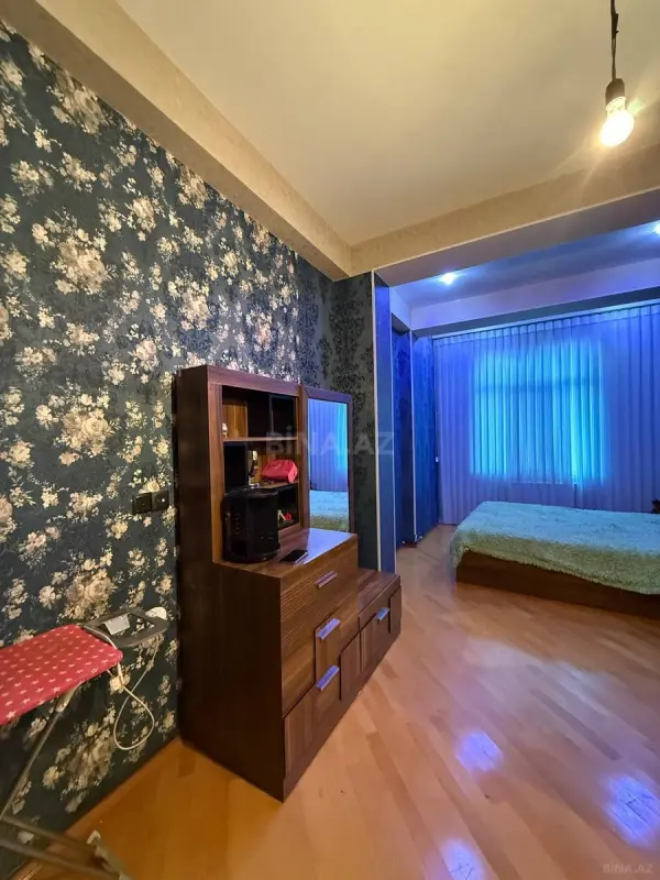 Satılır 2 otaqlı mənzil 82 m²