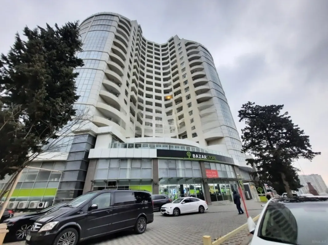 Satılır 4 otaqlı mənzil 170 m²