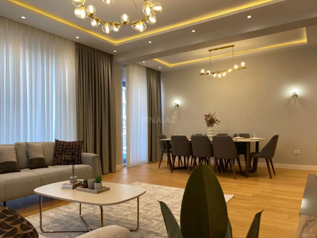 Kirayə verilir 3 otaqlı mənzil 160 m²