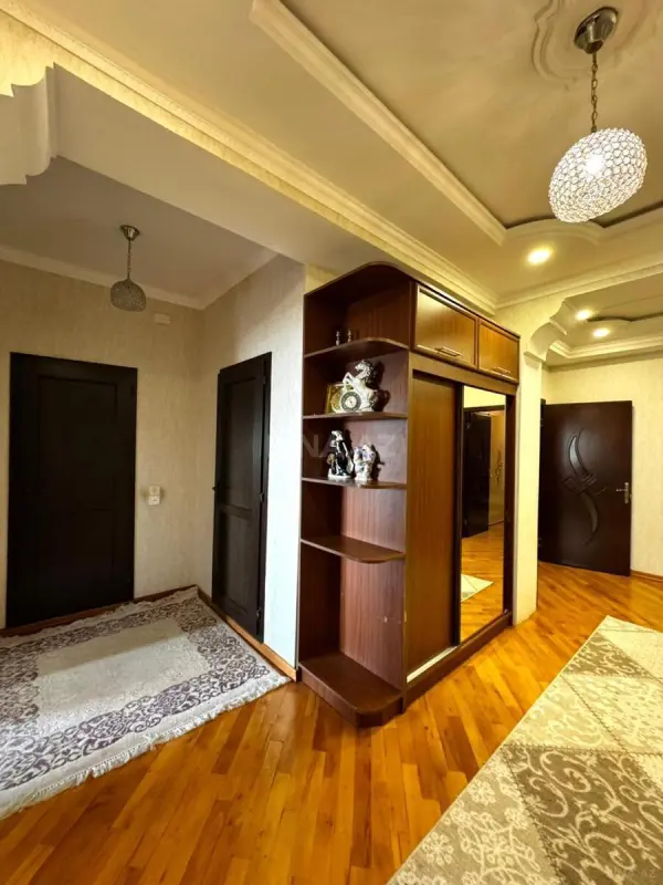 Satılır 3 otaqlı mənzil 120 m²