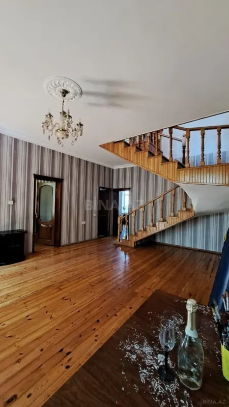 Kirayə verilir 7 otaqlı həyət evi 200 m²
