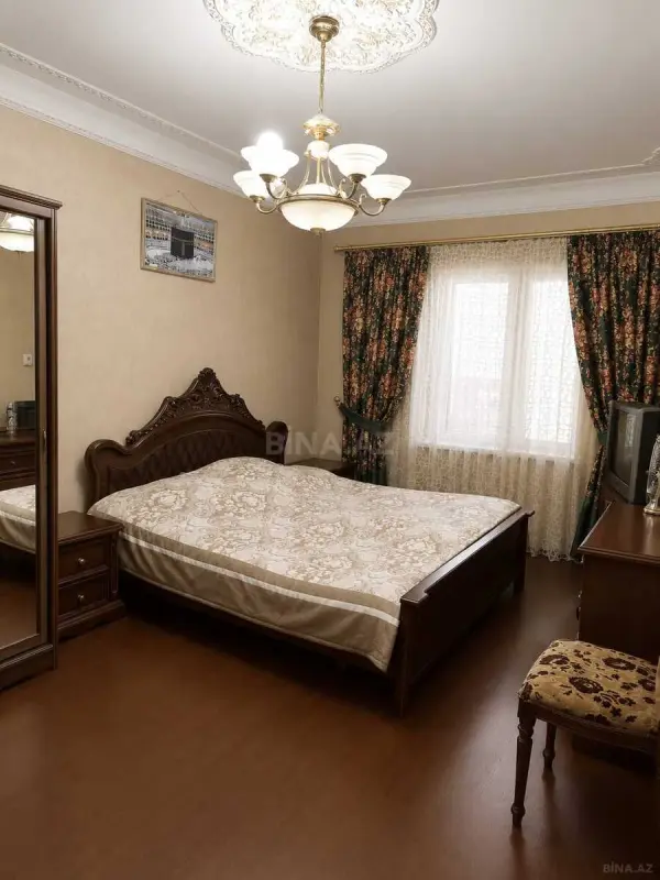 Satılır 4 otaqlı mənzil 100 m²