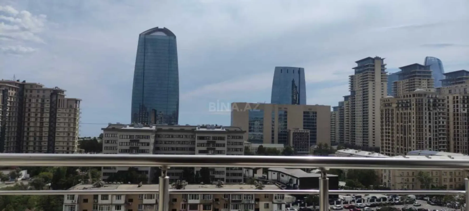 Kirayə verilir 4 otaqlı mənzil 123 m²
