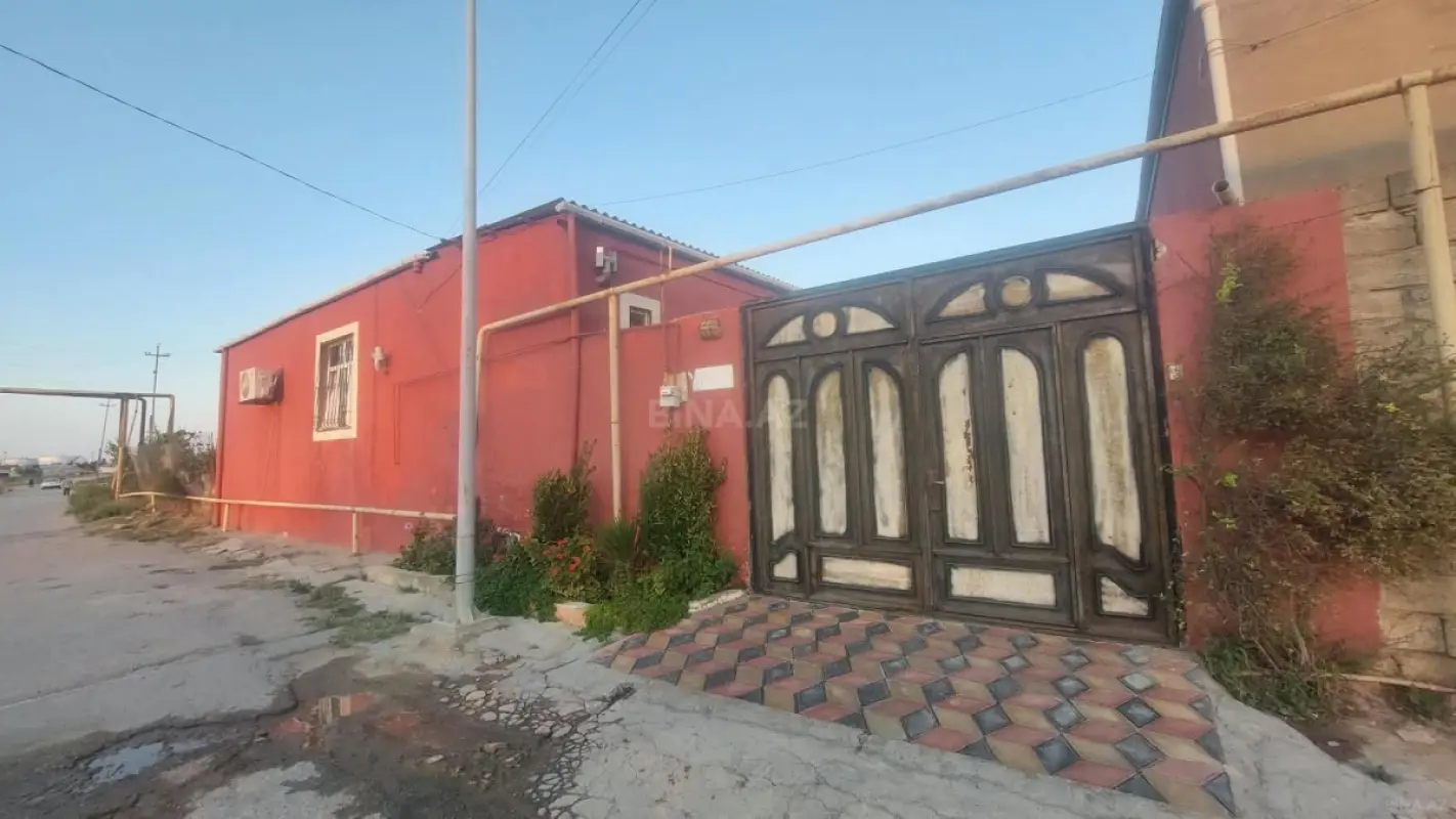 Satılır 4 otaqlı həyət evi 100 m²