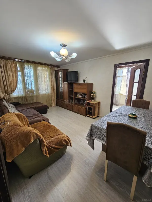 Kirayə verilir 2 otaqlı mənzil 68 m²