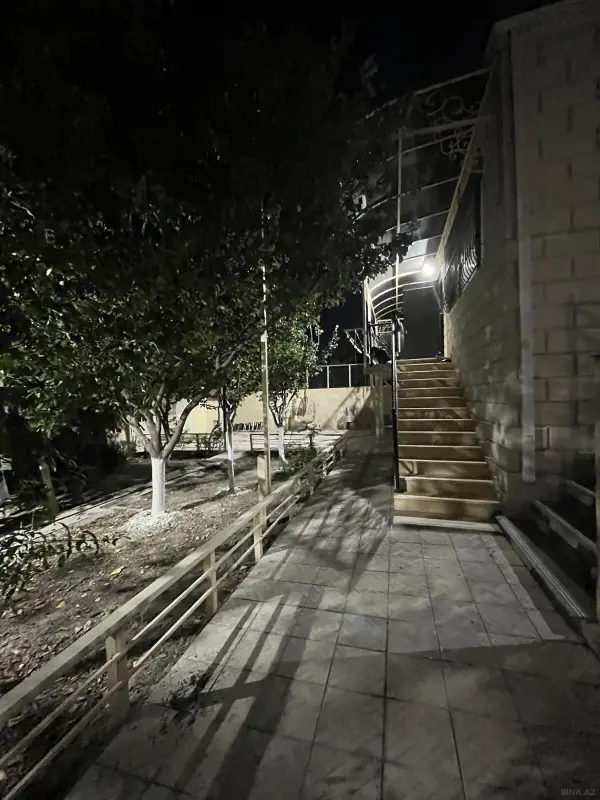 Satılır 4 otaqlı həyət evi 100 m²