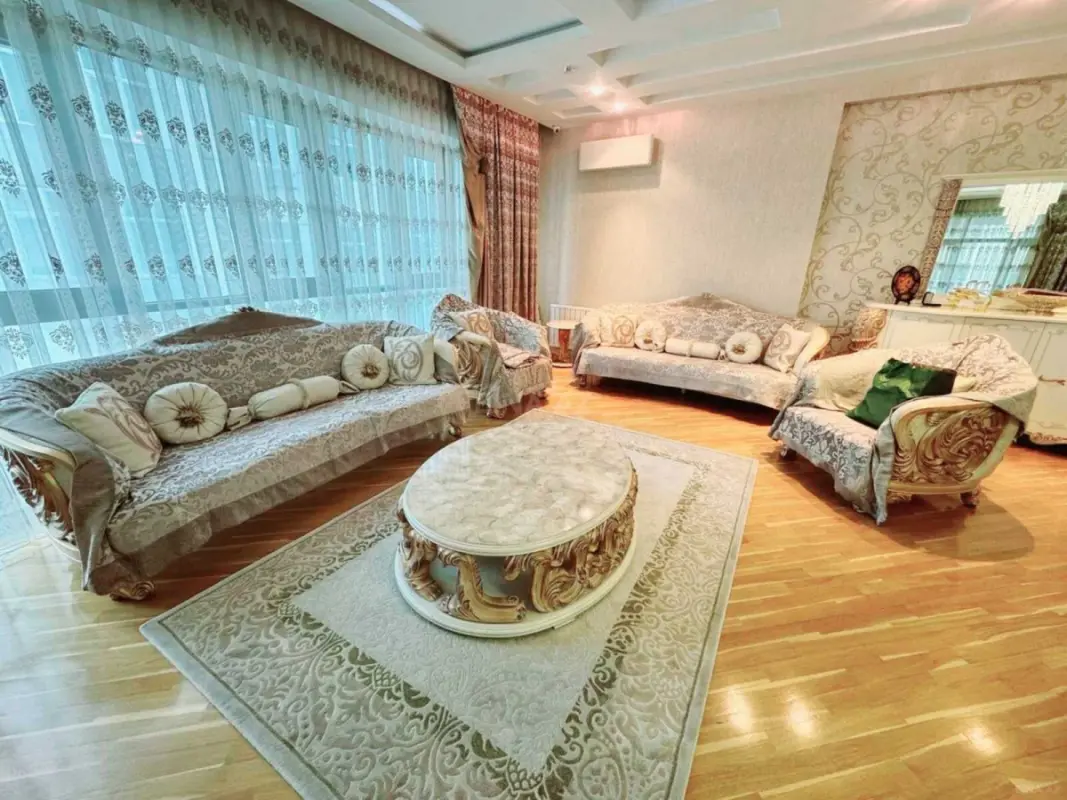 Kirayə verilir 3 otaqlı mənzil 230 m²