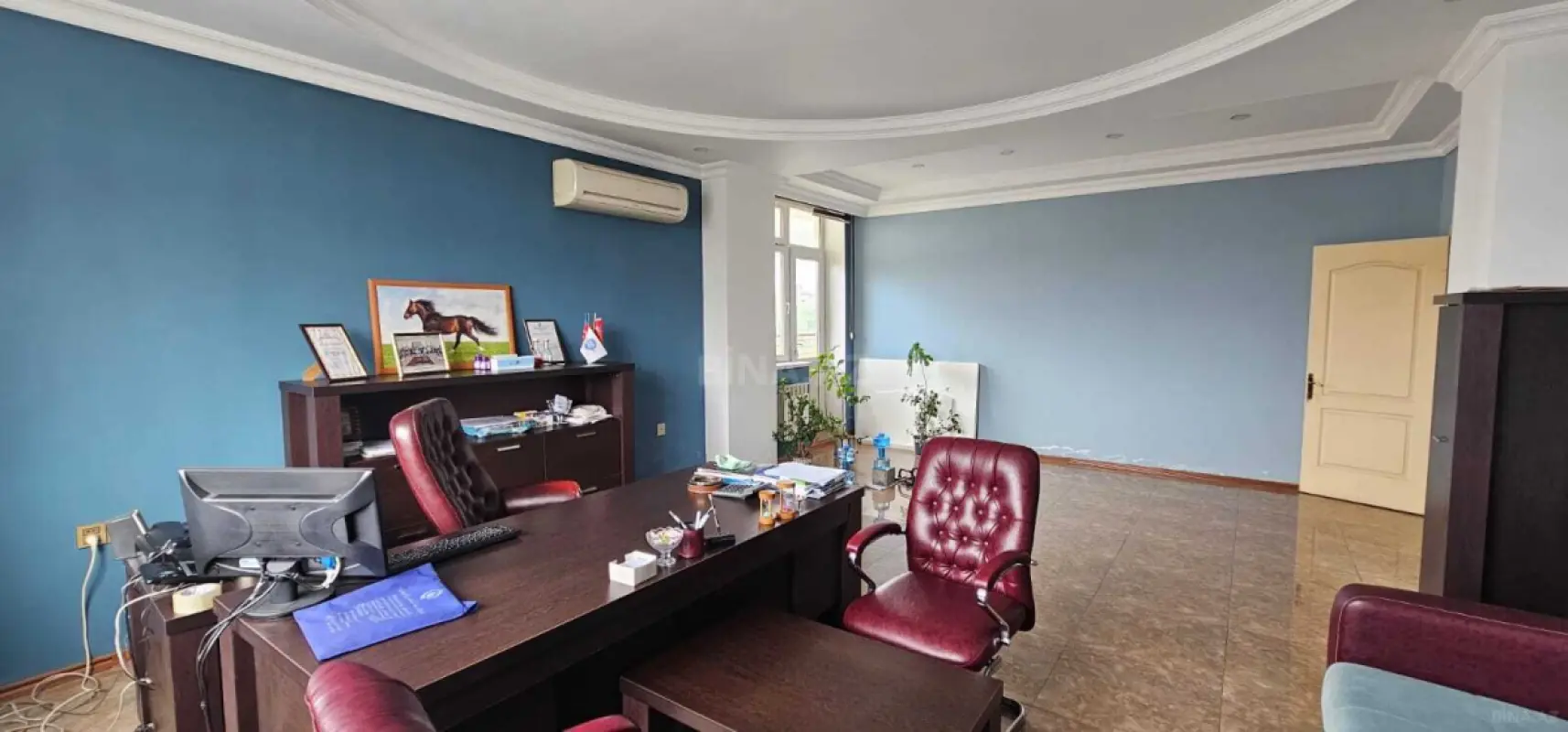 Satılır 3 otaqlı ofis 135 m²