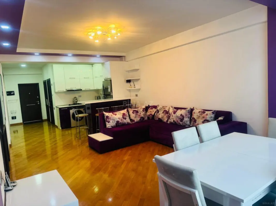Kirayə verilir 2 otaqlı mənzil 80 m²
