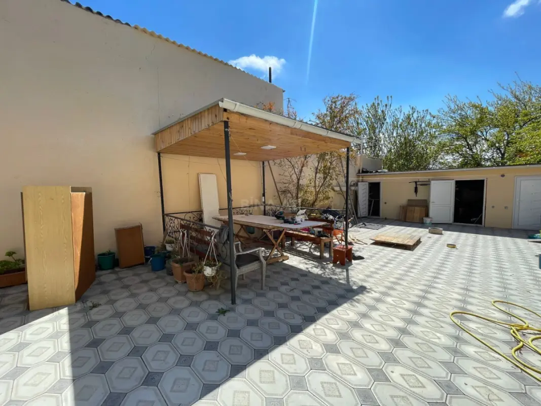 Satılır 6 otaqlı həyət evi 200 m²