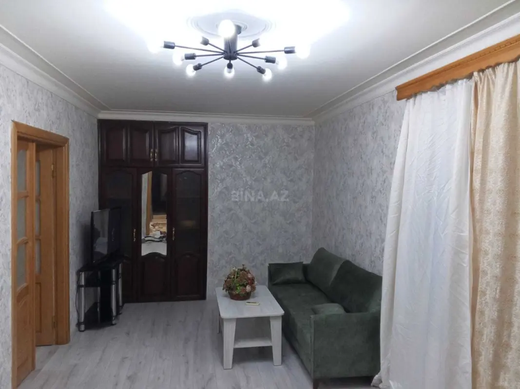 Kirayə verilir 2 otaqlı mənzil 80 m²