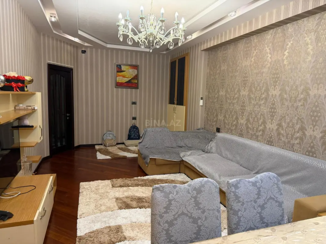 Satılır 3 otaqlı mənzil 138 m²