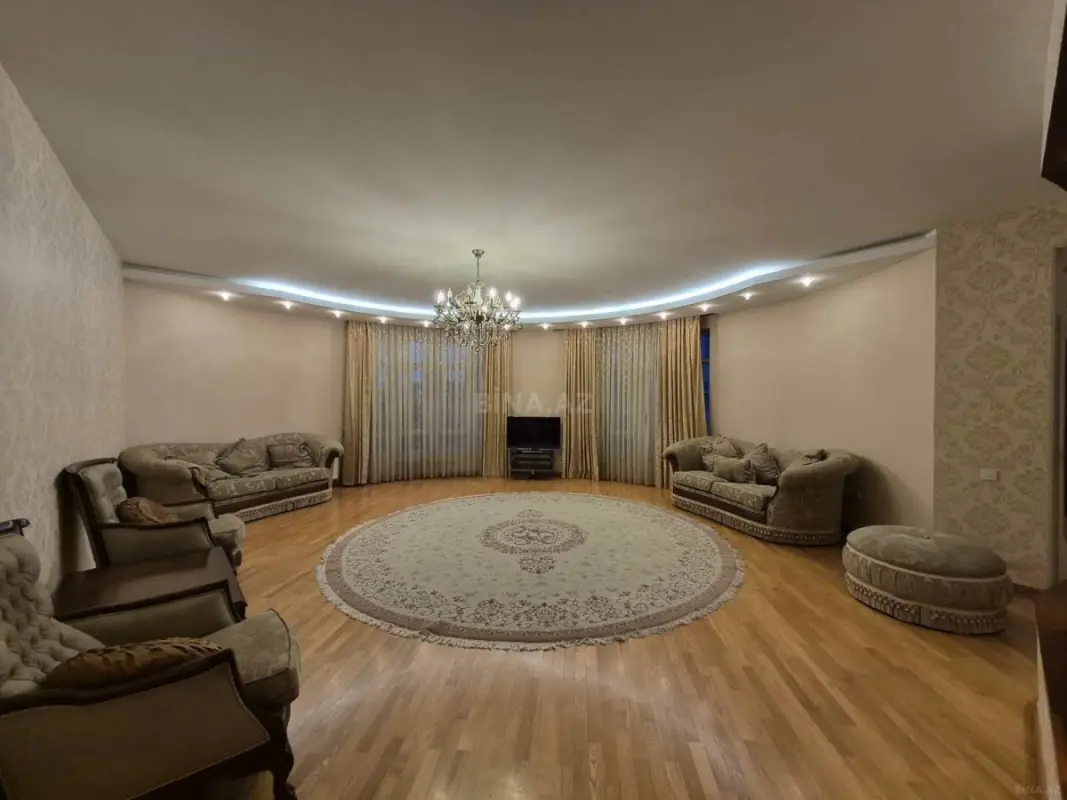 Kirayə verilir 4 otaqlı mənzil 220 m²