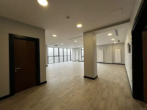 Kirayə verilir 6 otaqlı ofis 220 m² — Bakı 6 otaq 220.00 m²