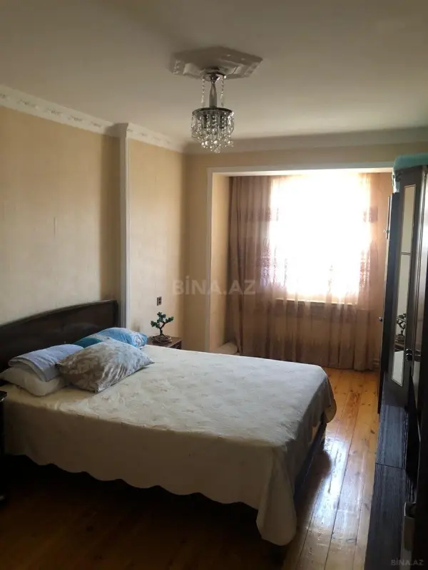 Satılır 4 otaqlı mənzil 100 m²