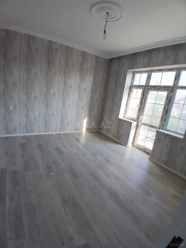 Satılır 5 otaqlı həyət evi 280 m²