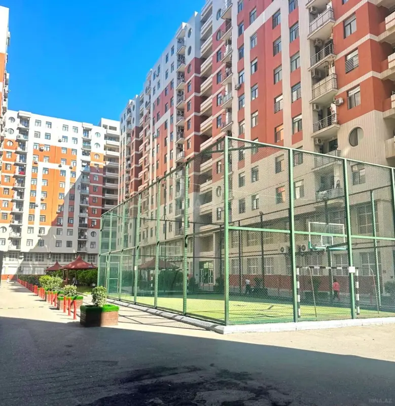 Kirayə verilir 3 otaqlı mənzil 130 m²