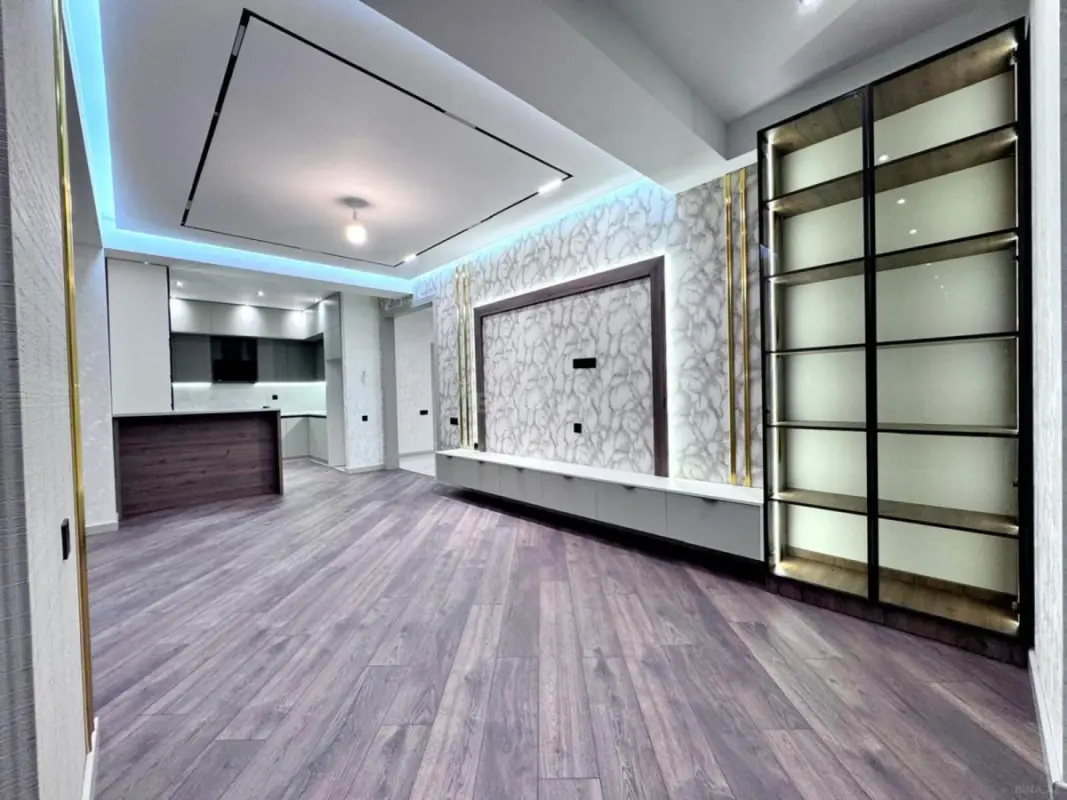 Satılır 4 otaqlı mənzil 152 m²