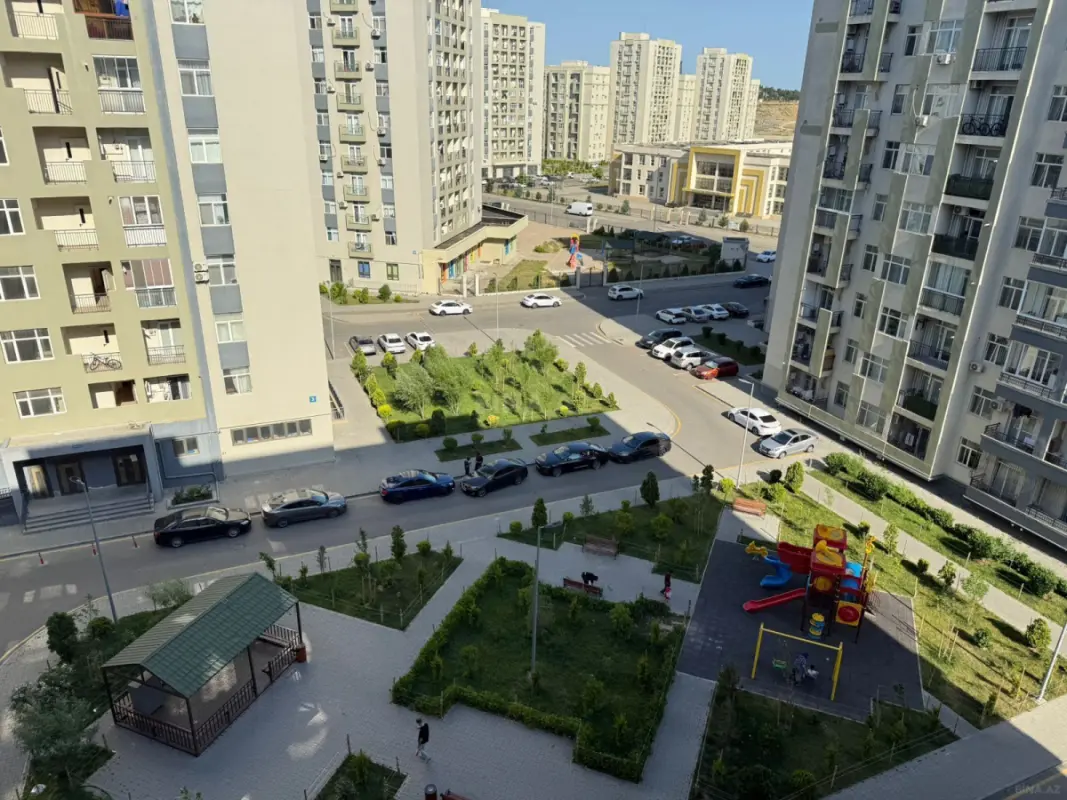 Satılır 3 otaqlı mənzil 91 m²