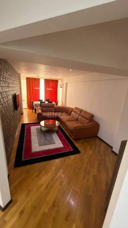 Satılır 3 otaqlı mənzil 125 m²