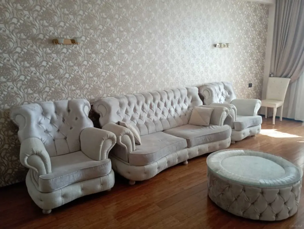 Kirayə verilir 3 otaqlı mənzil 150 m²