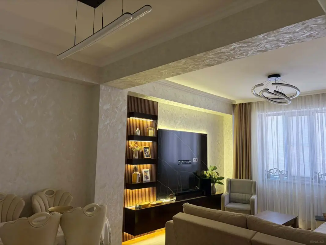 Satılır 3 otaqlı mənzil 102 m²