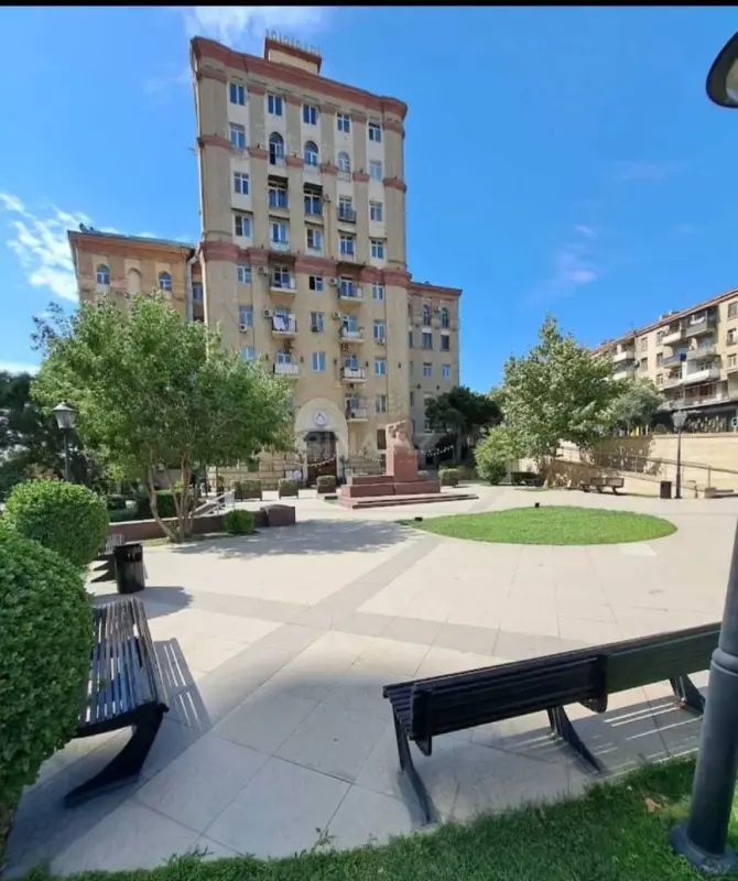 Kirayə verilir 2 otaqlı mənzil 75 m²