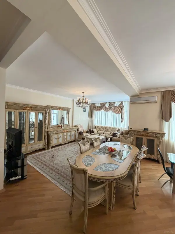 Satılır 3 otaqlı mənzil 120 m²