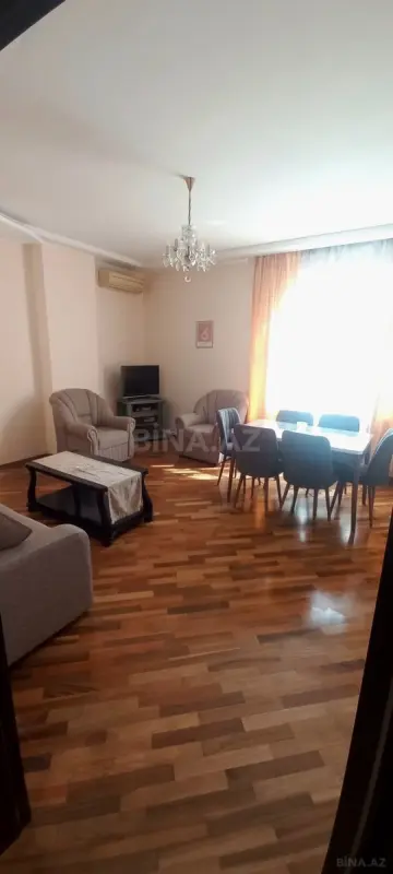 Kirayə verilir 2 otaqlı mənzil 80 m²