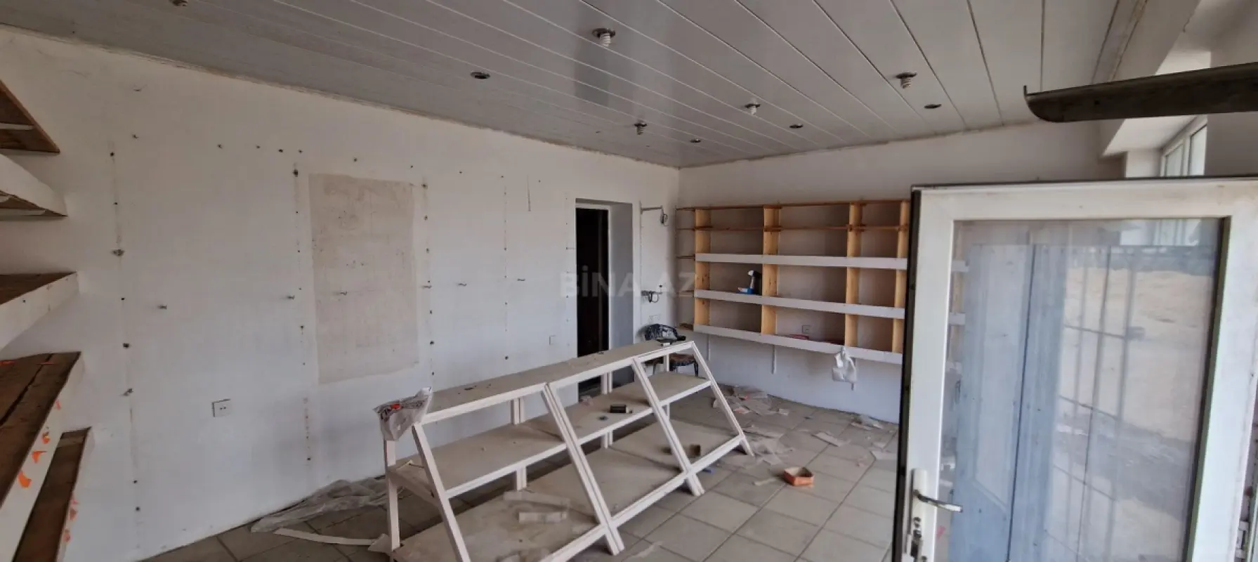 Satılır obyekt 100 m²