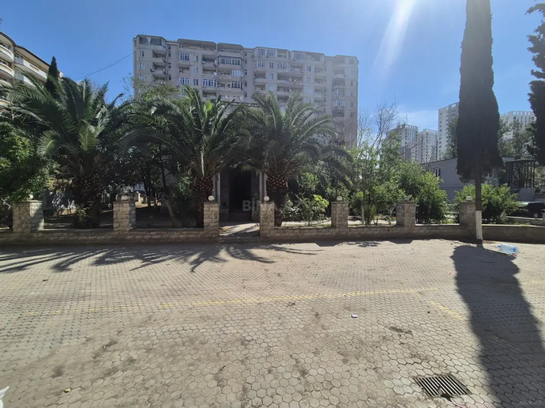 Satılır obyekt 143 m²